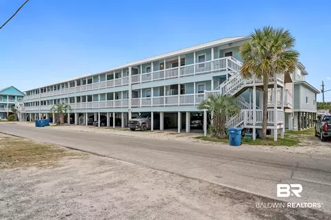 105 E 4th St #12, Gulf Shores, AL 36542