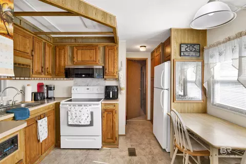 Kitchen - 511 512 Elberta Loop, Lillian, AL 36549 photo 2 of 3