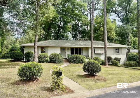 451 Ivy Cir, Fairhope, AL 36532