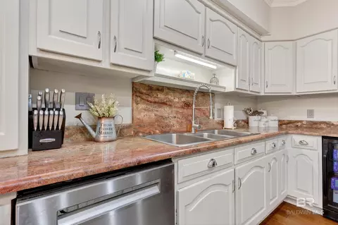 Kitchen - 2104 Marchfield Dr E, Mobile, AL 36693 photo 5 of 6