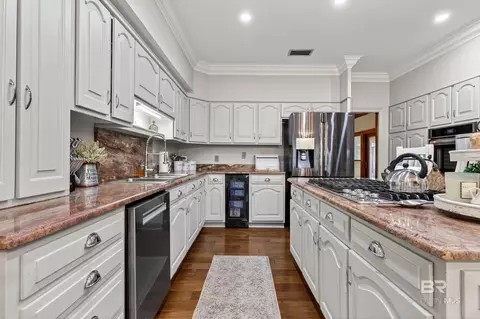 Kitchen - 2104 Marchfield Dr E, Mobile, AL 36693 photo 4 of 6