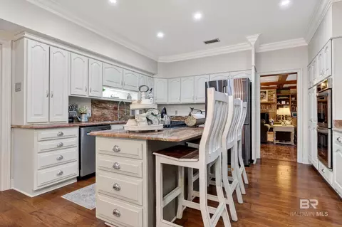 Kitchen - 2104 Marchfield Dr E, Mobile, AL 36693 photo 2 of 6