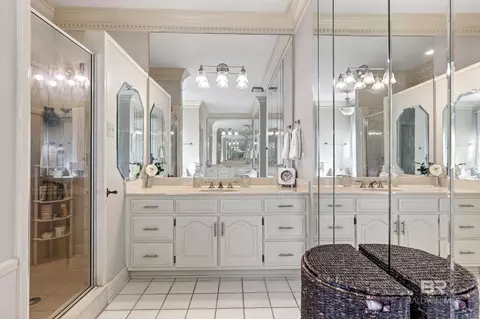 Bath - 2104 Marchfield Dr E, Mobile, AL 36693 photo 6 of 10