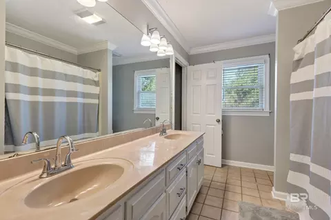 Bath - 2104 Marchfield Dr E, Mobile, AL 36693 photo 8 of 10
