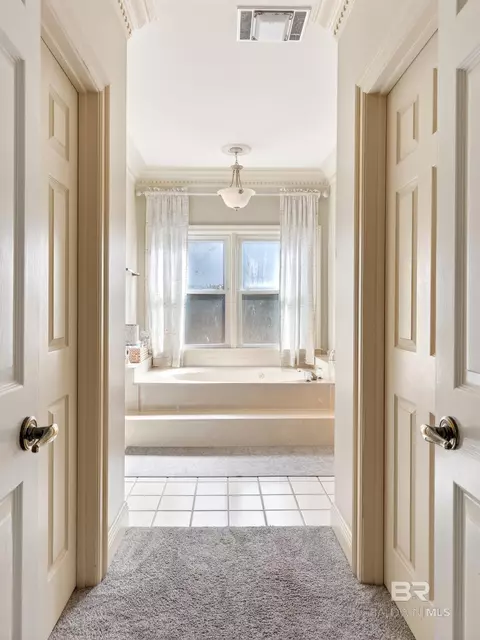 Entry Way - 2104 Marchfield Dr E, Mobile, AL 36693 photo 4 of 5