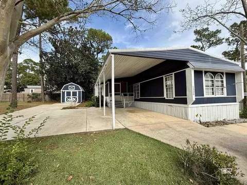 1326 Ridgewood Dr, Lillian, AL 36549