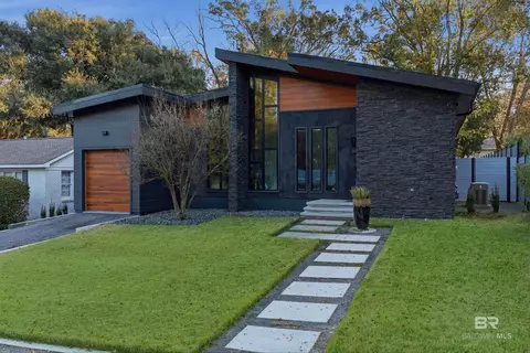 604 Johnson Ave, Fairhope, AL 36532