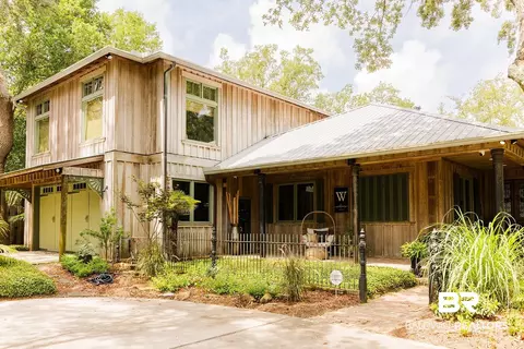Exterior - 8401 Osprey Dr, Elberta, AL 36530 photo 4 of 19