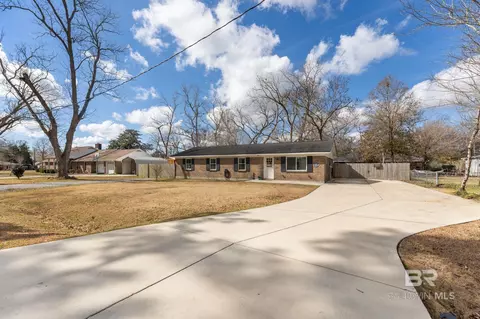 21795 4th St, Silverhill, AL 36576