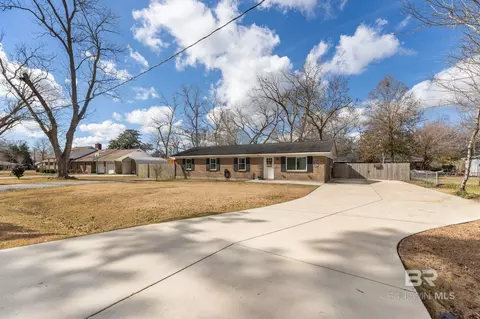 21795 4th St, Silverhill, AL 36576