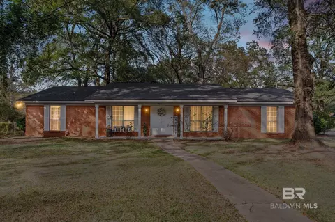 302 Hummingbird Dr, Satsuma, AL 36572