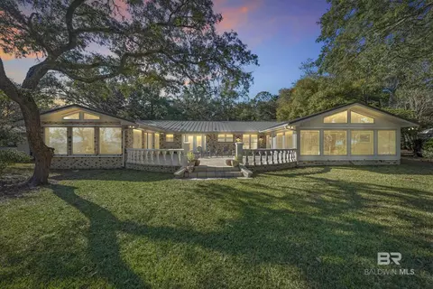 9488 Bay View Dr, Lillian, AL 36549