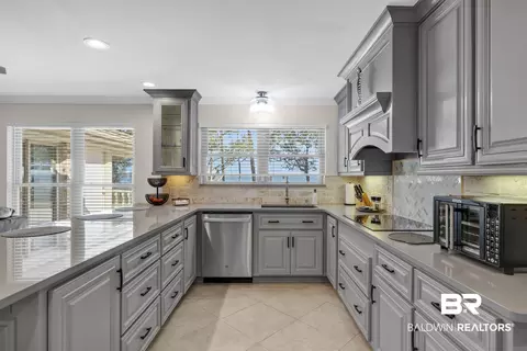Kitchen - 9488 Bay View Dr, Lillian, AL 36549 photo 4 of 8