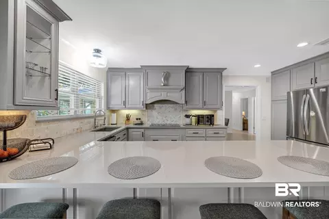 Kitchen - 9488 Bay View Dr, Lillian, AL 36549 photo 7 of 8