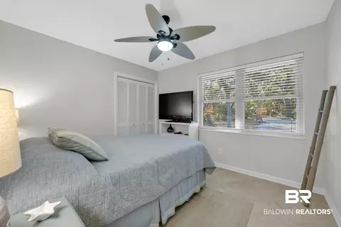 Bedroom - 9488 Bay View Dr, Lillian, AL 36549 photo 6 of 7
