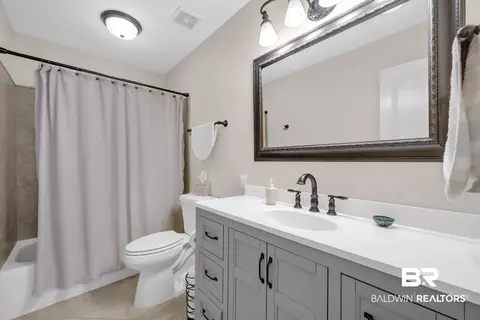 Bath - 9488 Bay View Dr, Lillian, AL 36549 photo 3 of 3