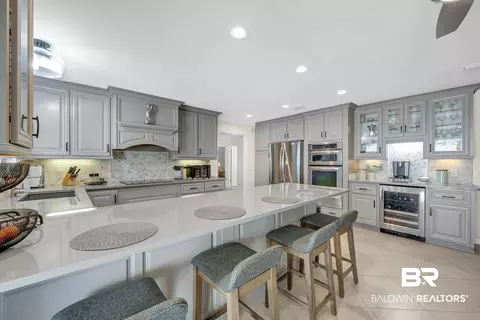 Kitchen - 9488 Bay View Dr, Lillian, AL 36549 photo 6 of 8