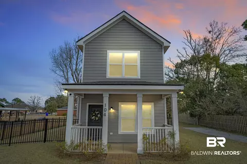 104 NE 3rd St, Summerdale, AL 36580