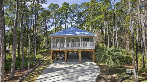 105 Annadale St, Dauphin Island, AL 36528