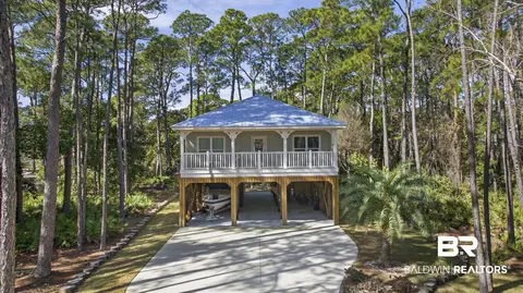 105 Annadale St, Dauphin Island, AL 36528