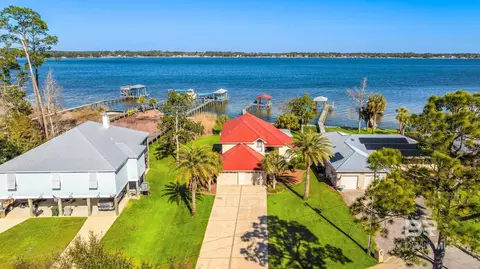 880 Paradise Beach Cir, Pensacola, FL 32506