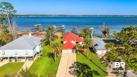 880 Paradise Beach Cir, Pensacola, FL 32506
