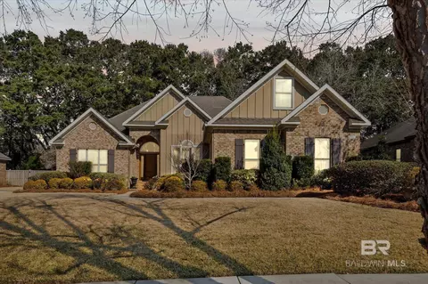 111 Sedgefield Ave, Fairhope, AL 36532