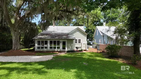 5480 Battles Rd, Fairhope, AL 36532