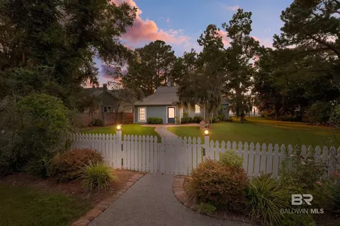 5490 Battles Rd, Fairhope, AL 36532