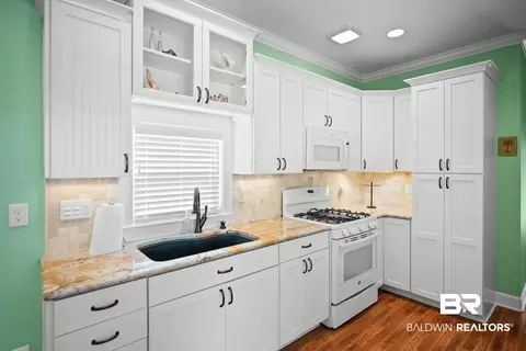 Kitchen - 12143 Gateway Dr, Elberta, AL 36530 photo 1 of 5