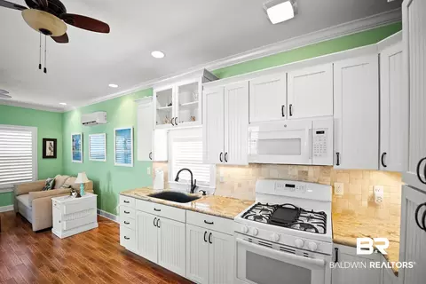 Kitchen - 12143 Gateway Dr, Elberta, AL 36530 photo 3 of 5