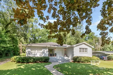 305 Springwood Dr, Mobile, AL 36608