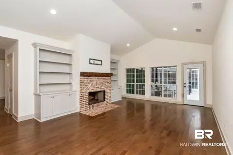 305 Springwood Dr, Mobile, AL 36608 photo 4