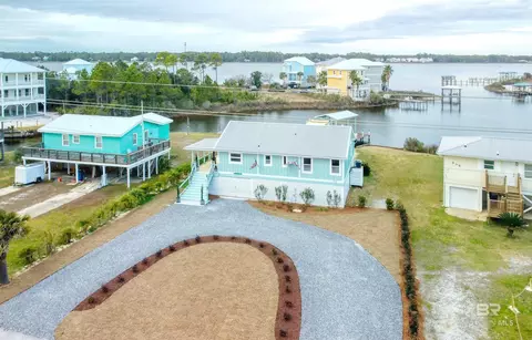 942 W Lagoon Ave, Gulf Shores, AL 36542
