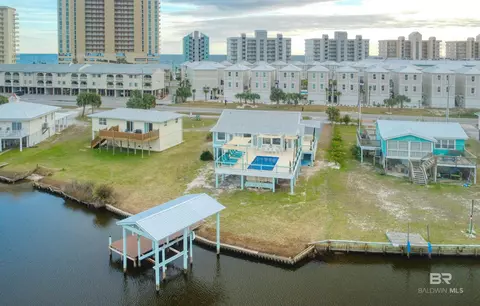 942 W Lagoon Ave, Gulf Shores, AL 36542