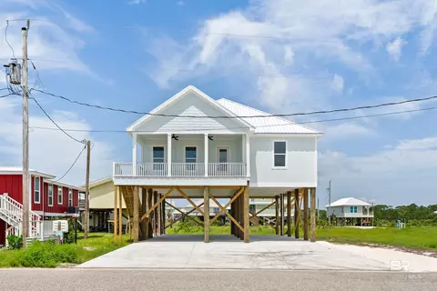 479 E Buchanan Ct, Gulf Shores, AL 36542