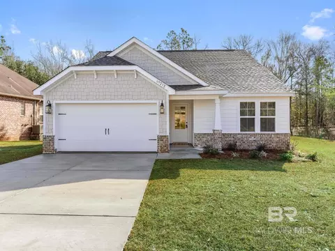 23911 Peppermint St, Elberta, AL 36530