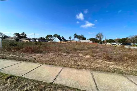 5400 Medina Rd, Pensacola, FL 32507