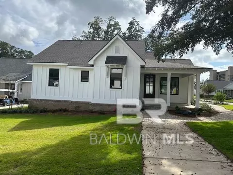 152 Hyacinth St, Fairhope, AL 36532