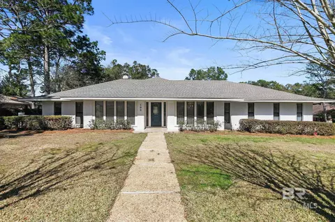 100 Dewitt Cir, Daphne, AL 36526