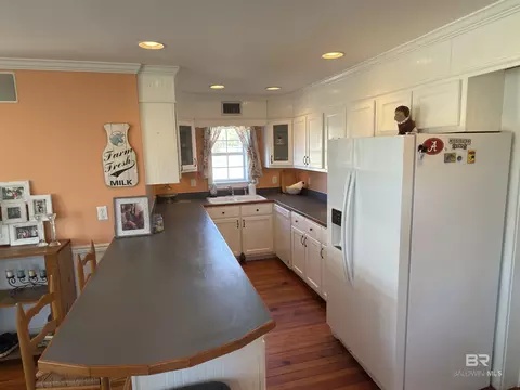 Kitchen - 2006 Evergreen Rd, Jackson, AL 36545 photo 6 of 7