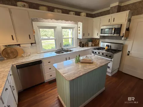 Kitchen - 2006 Evergreen Rd, Jackson, AL 36545 photo 2 of 7