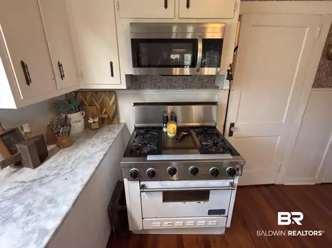 Kitchen - 2006 Evergreen Rd, Jackson, AL 36545 photo 3 of 7