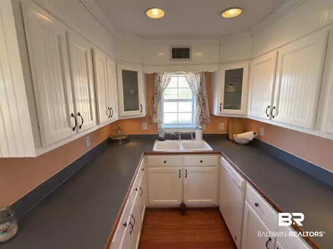 Kitchen - 2006 Evergreen Rd, Jackson, AL 36545 photo 7 of 7