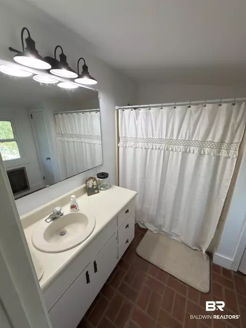Bath - 2006 Evergreen Rd, Jackson, AL 36545 photo 3 of 6