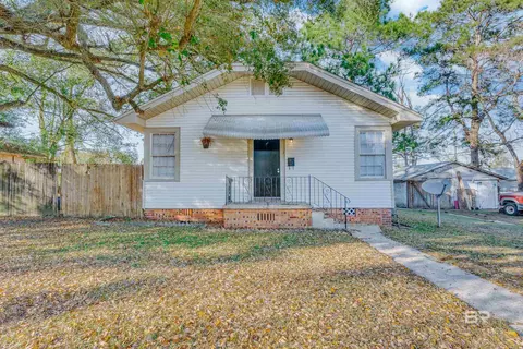 3 Canal St, Chickasaw, AL 36611