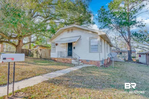 3 Canal St, Chickasaw, AL 36611 photo 2