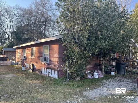 201 Wilson Ave, Atmore, AL 36502