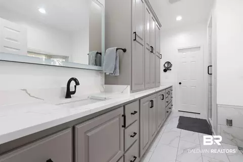 Bath - 15025 Bellingrath Rd, Coden, AL 36523 photo 4 of 9