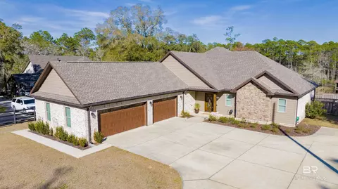 9492 Neumann Dr, Elberta, AL 36530
